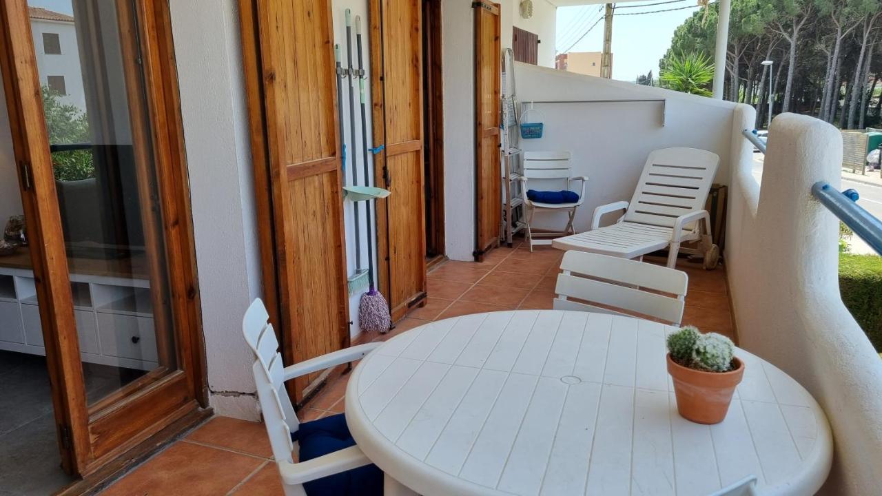 Apartamento Familiar Con Piscina Y Wifi L'Escala Exterior photo